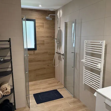 New House With Garden - Beaches 11 Min Away *