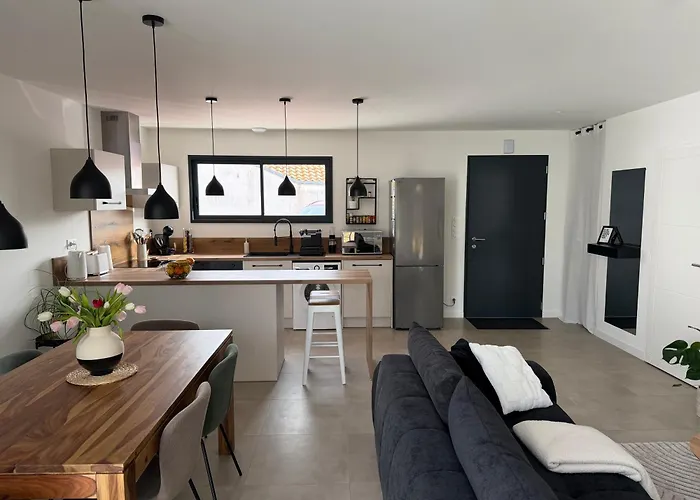 度假居 New House With Garden - Beaches 11 Min Away *