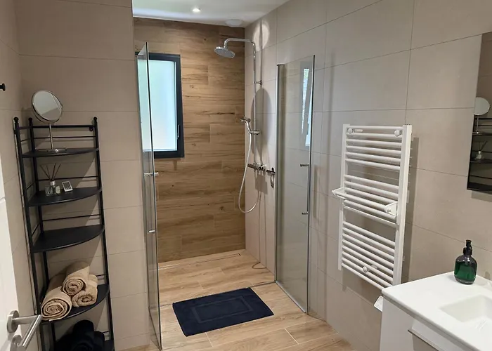 New House With Garden - Beaches 11 Min Away *