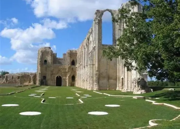 New House With Garden - Beaches 11 Min Away